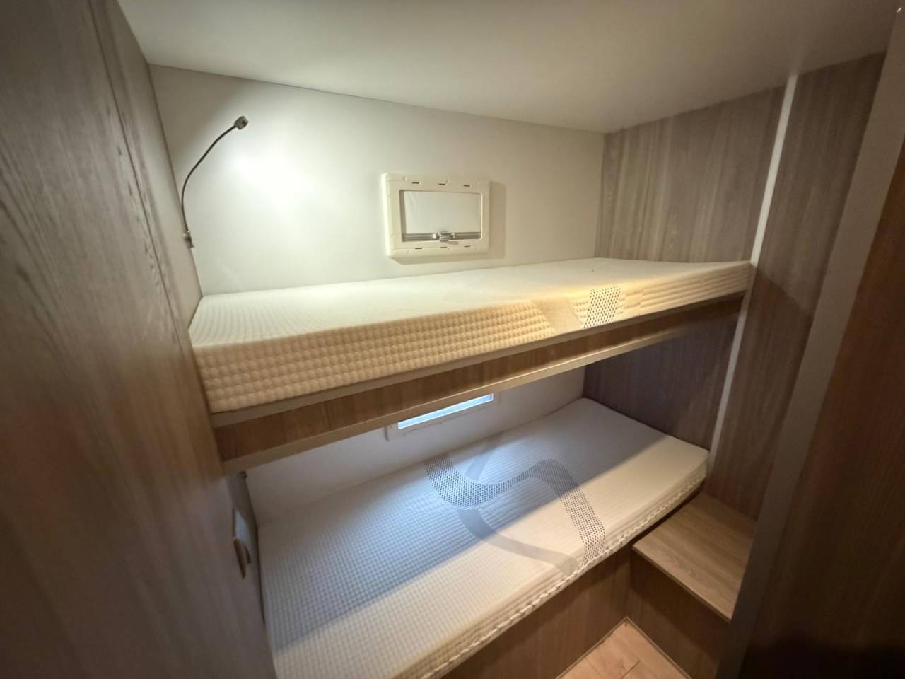 Semirremolque Caballos Scania SEMIE REMORQUE 10 PLACES 2021 De segunda mano