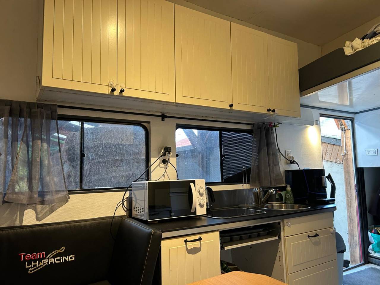 Camión para caballos Renault Midlum 2005 De segunda mano