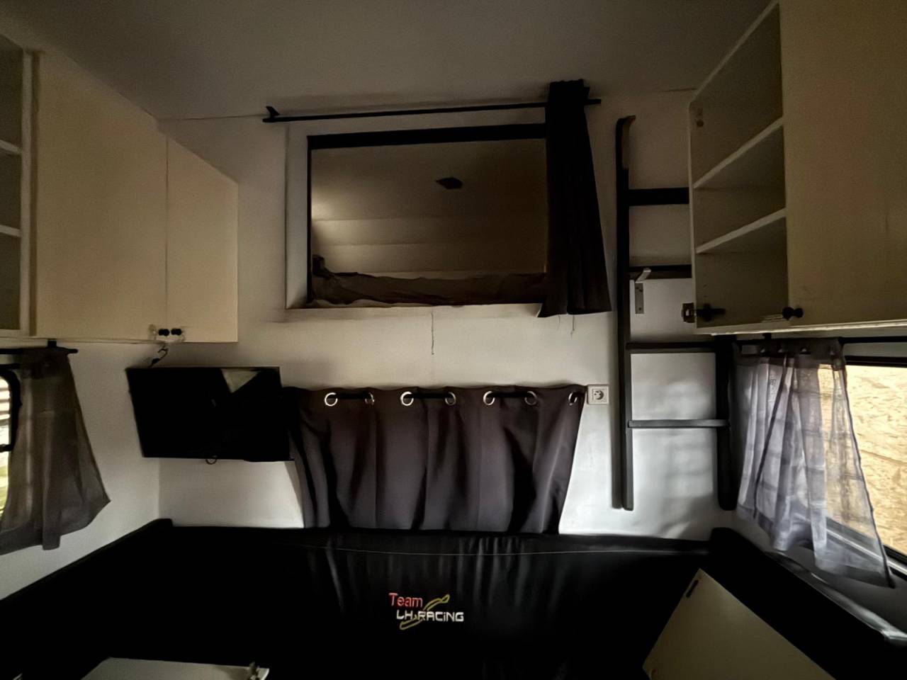 Camión para caballos Renault Midlum 2005 De segunda mano