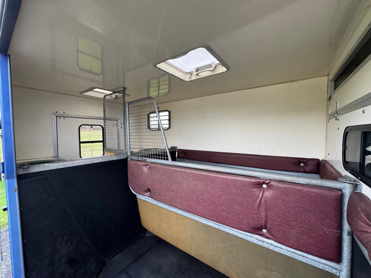 Furgoneta para caballos Opel OPEL 2007 De segunda mano