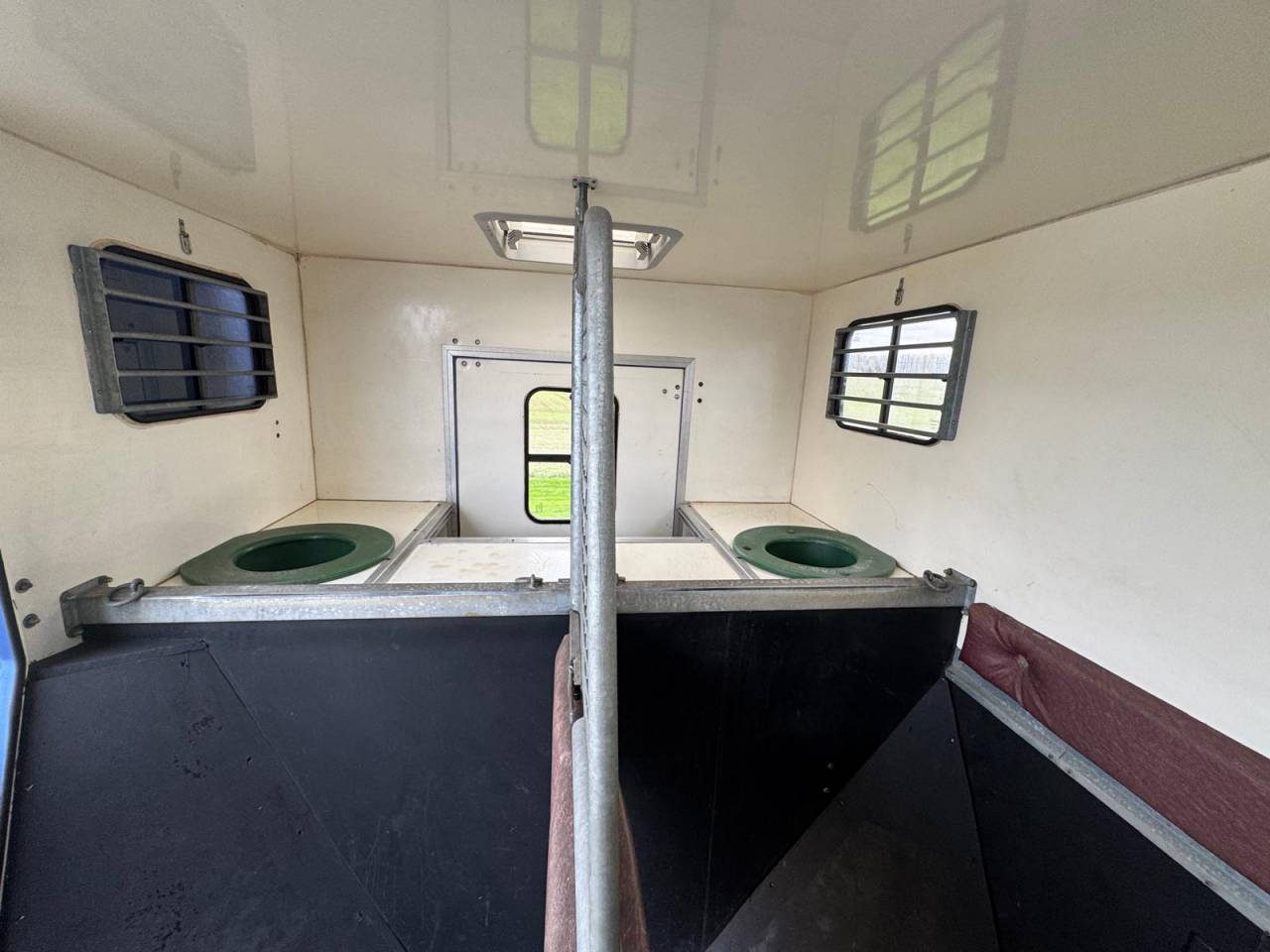 Furgoneta para caballos Opel OPEL 2007 De segunda mano