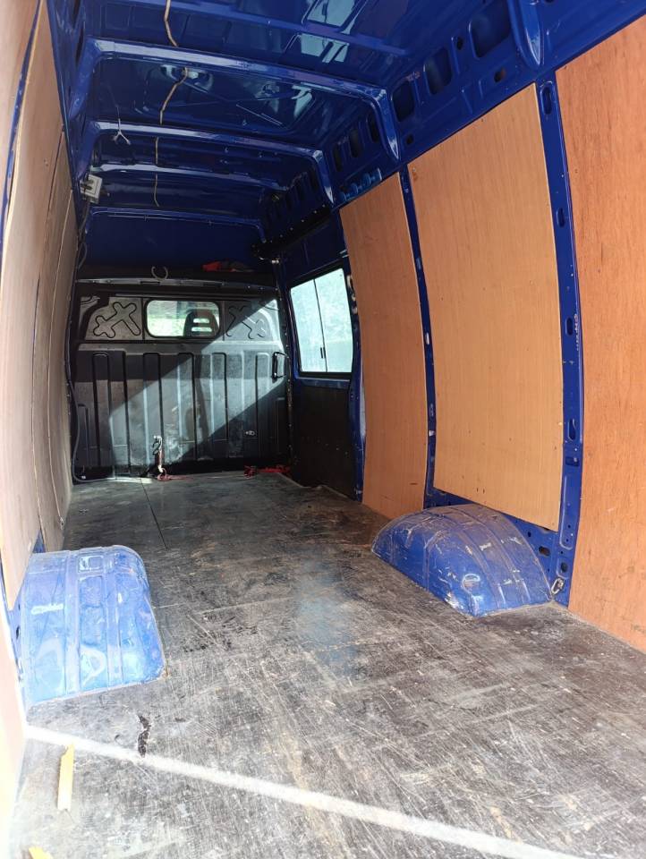 Furgoneta para caballos Iveco DAILY 2012 De segunda mano