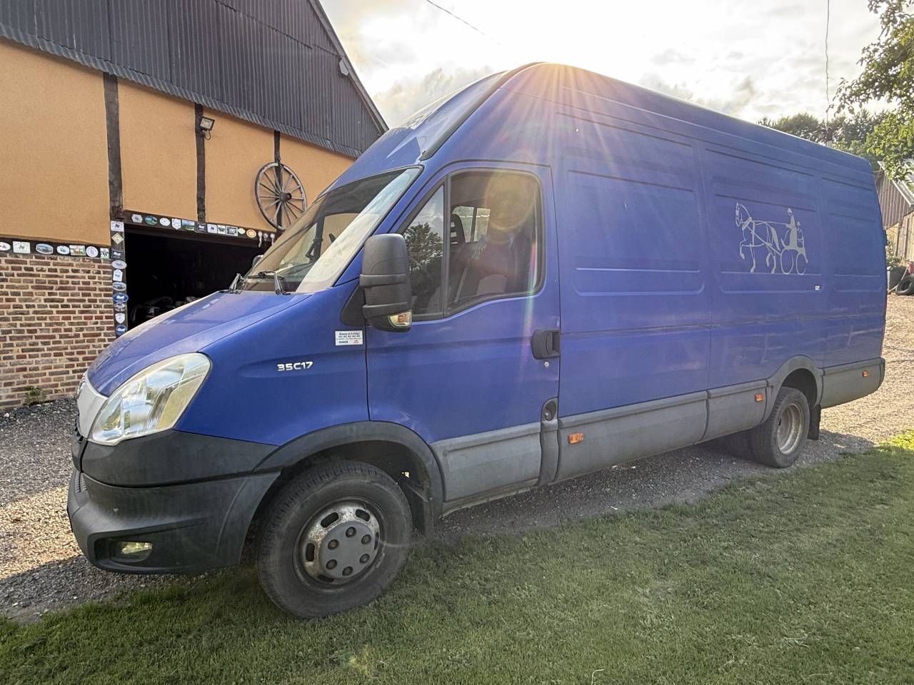 Furgoneta para caballos Iveco DAILY 2012 De segunda mano