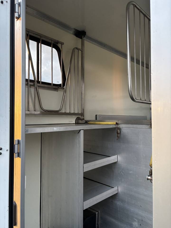 Furgoneta para caballos Renault Master 2017 De segunda mano