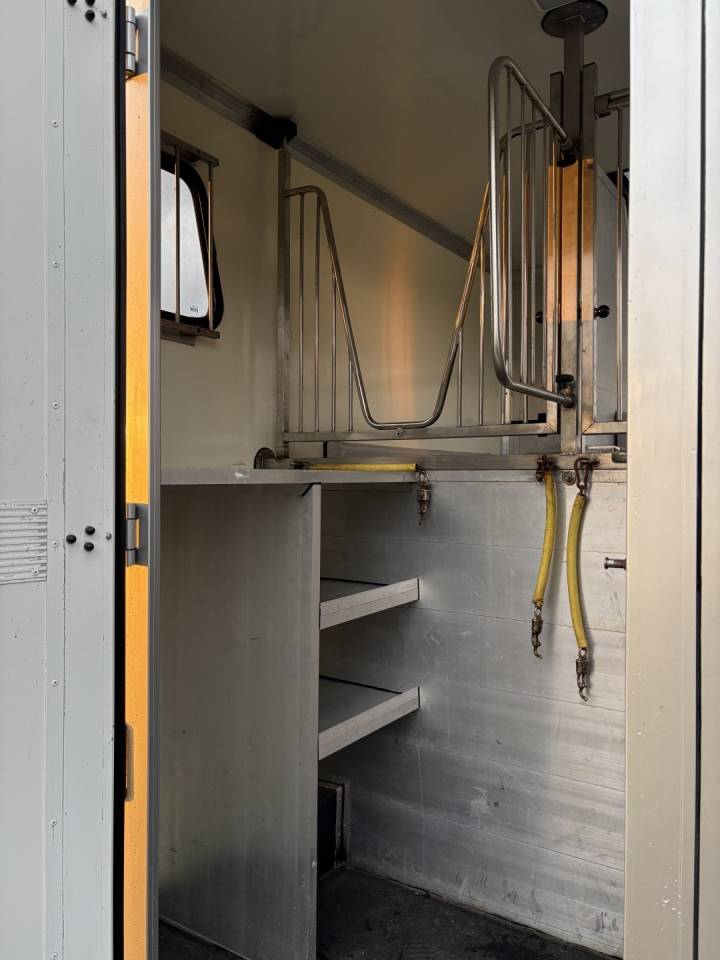 Furgoneta para caballos Renault Master 2017 De segunda mano