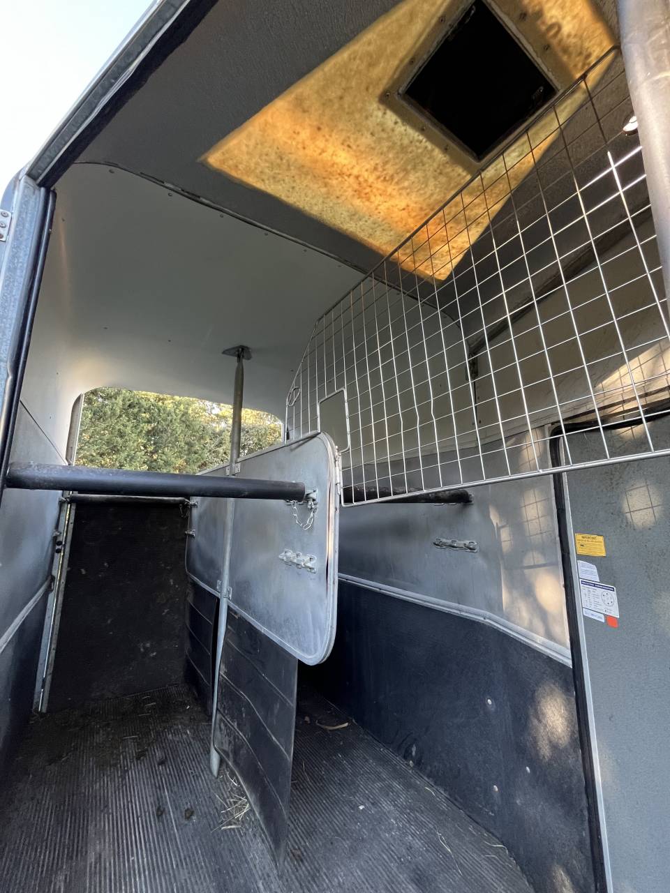 Van caballos Ifor Williams  2 Caballos 2007 De segunda mano