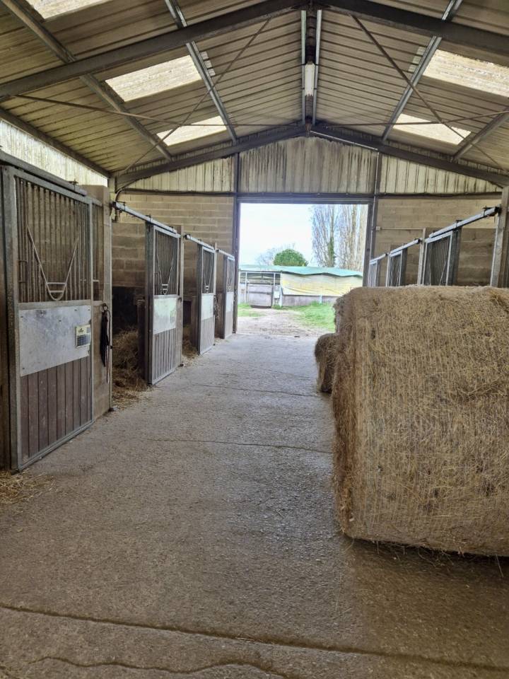 Cuadra de propietarios En venta Sena y Marne