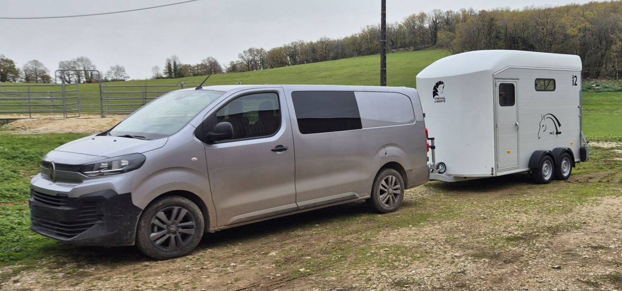 Van caballos Cheval Liberté Maxi2 2 Caballos 2025 Nuevo