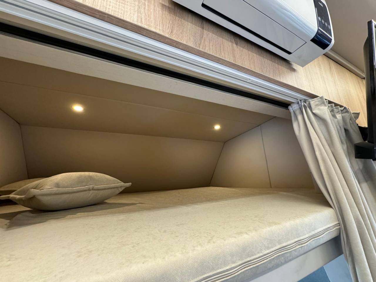 Camión para caballos Daf CONCEPTPGO 7  2013 De segunda mano