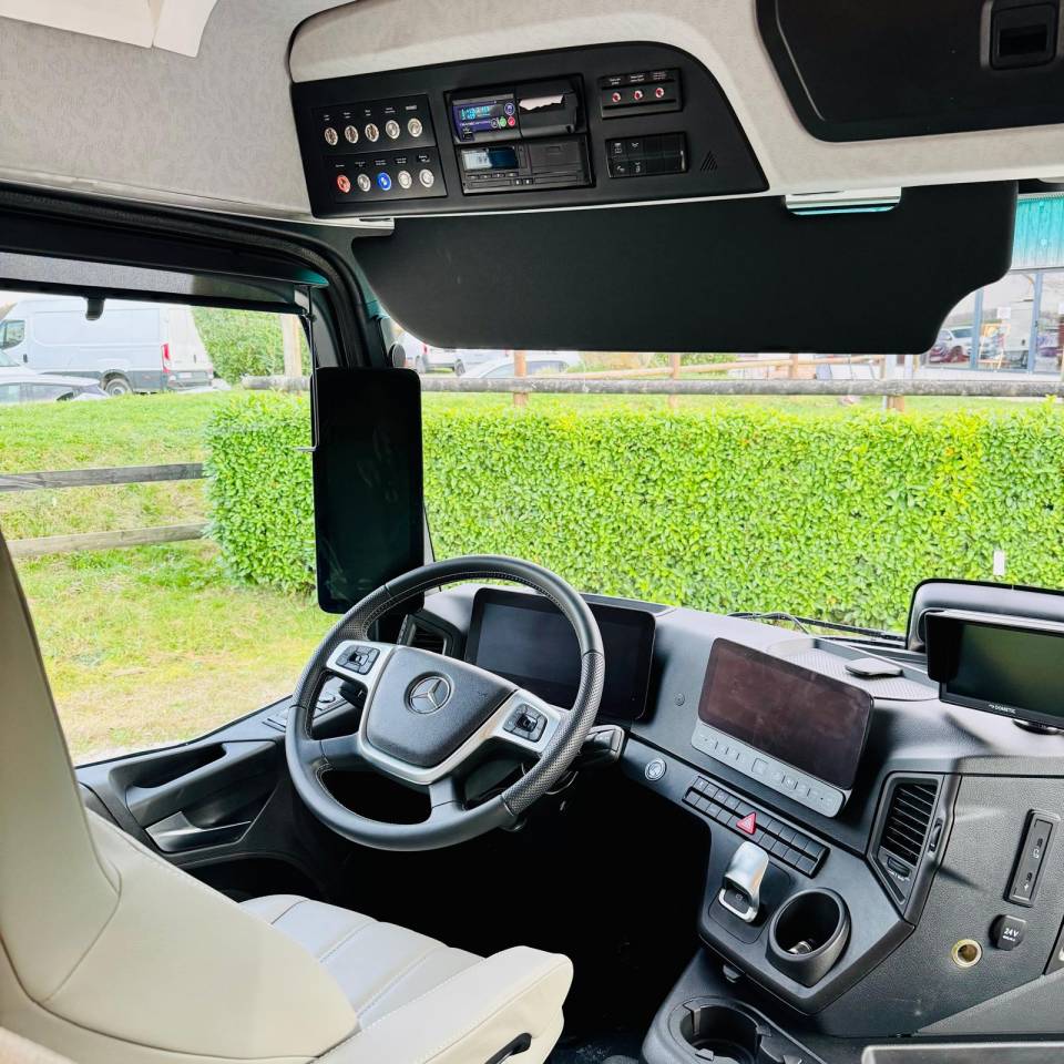 Camión para caballos AKX Classicspace6 2025 Nuevo