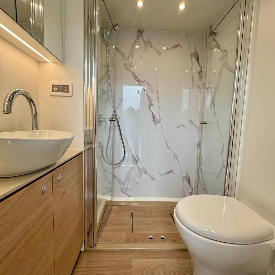 Camión para caballos AKX Classicspace6 2025 Nuevo