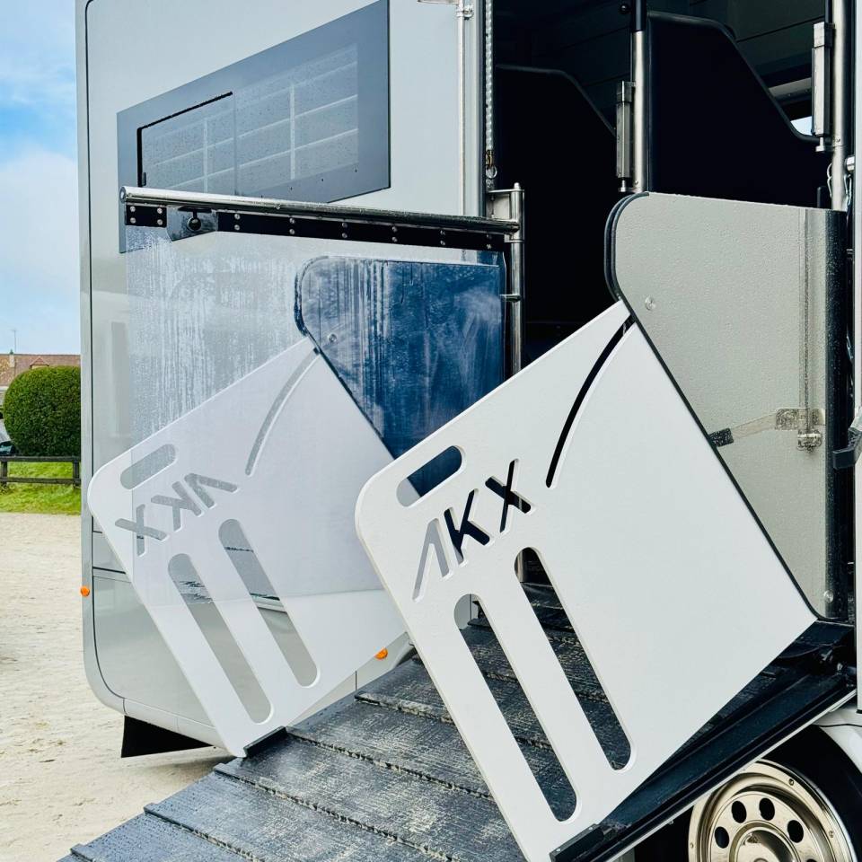 Camión para caballos AKX Classicspace6 2025 Nuevo