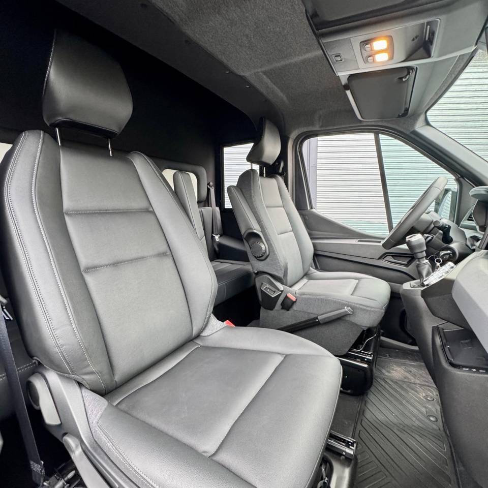 Furgoneta para caballos AKX Akx5 2025 Nuevo