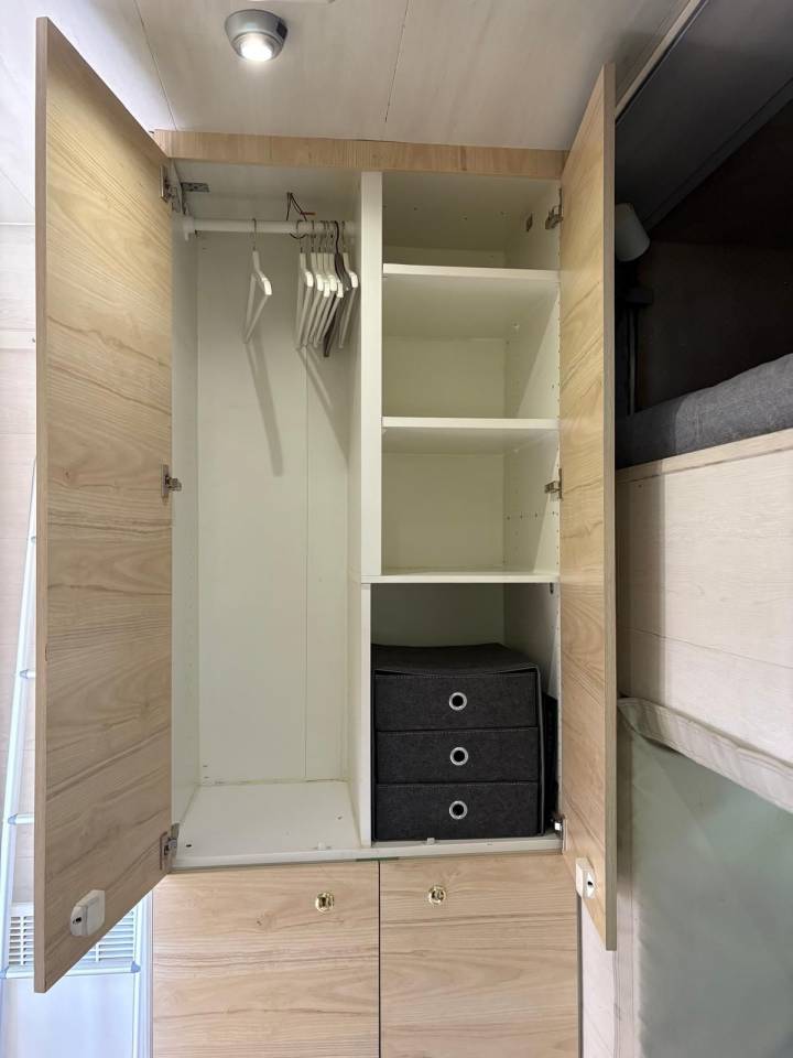 Camión para caballos Iveco  IVECO 280 hp 2001 De segunda mano