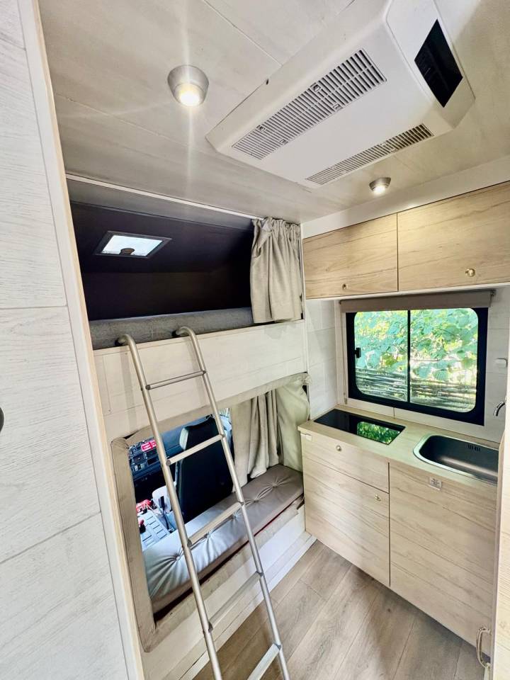 Camión para caballos Iveco  IVECO 280 hp 2001 De segunda mano