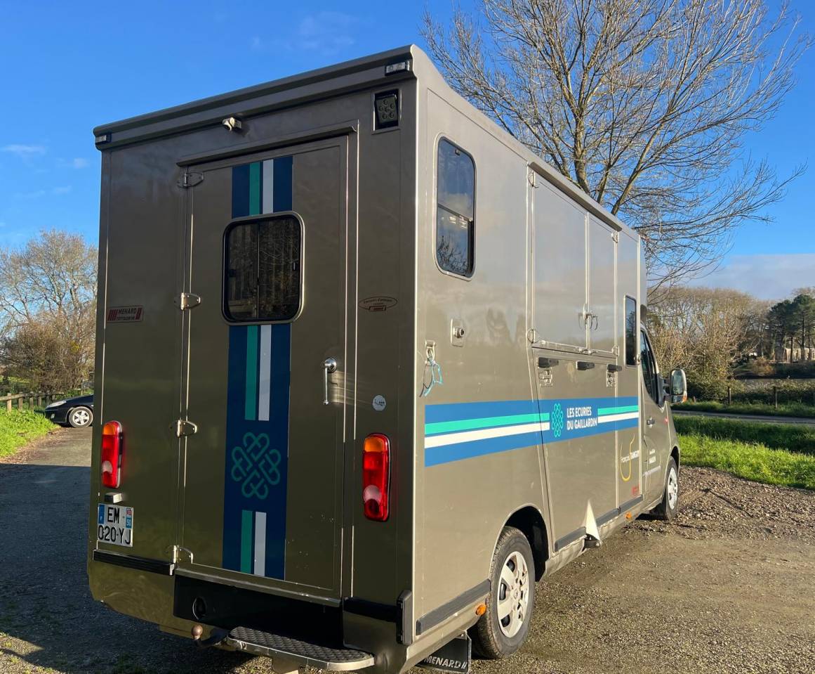 Furgoneta para caballos Renault Master 2017 De segunda mano