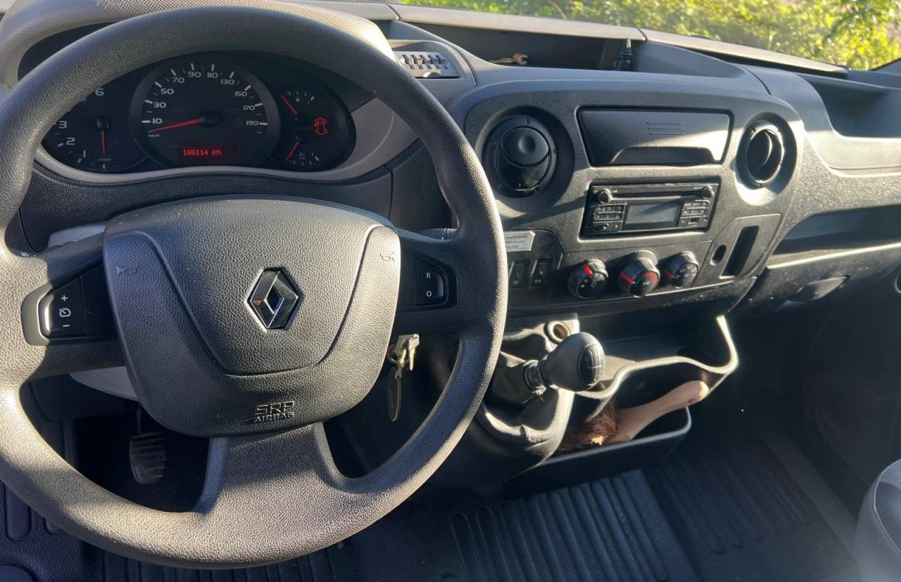 Furgoneta para caballos Renault Master 2017 De segunda mano