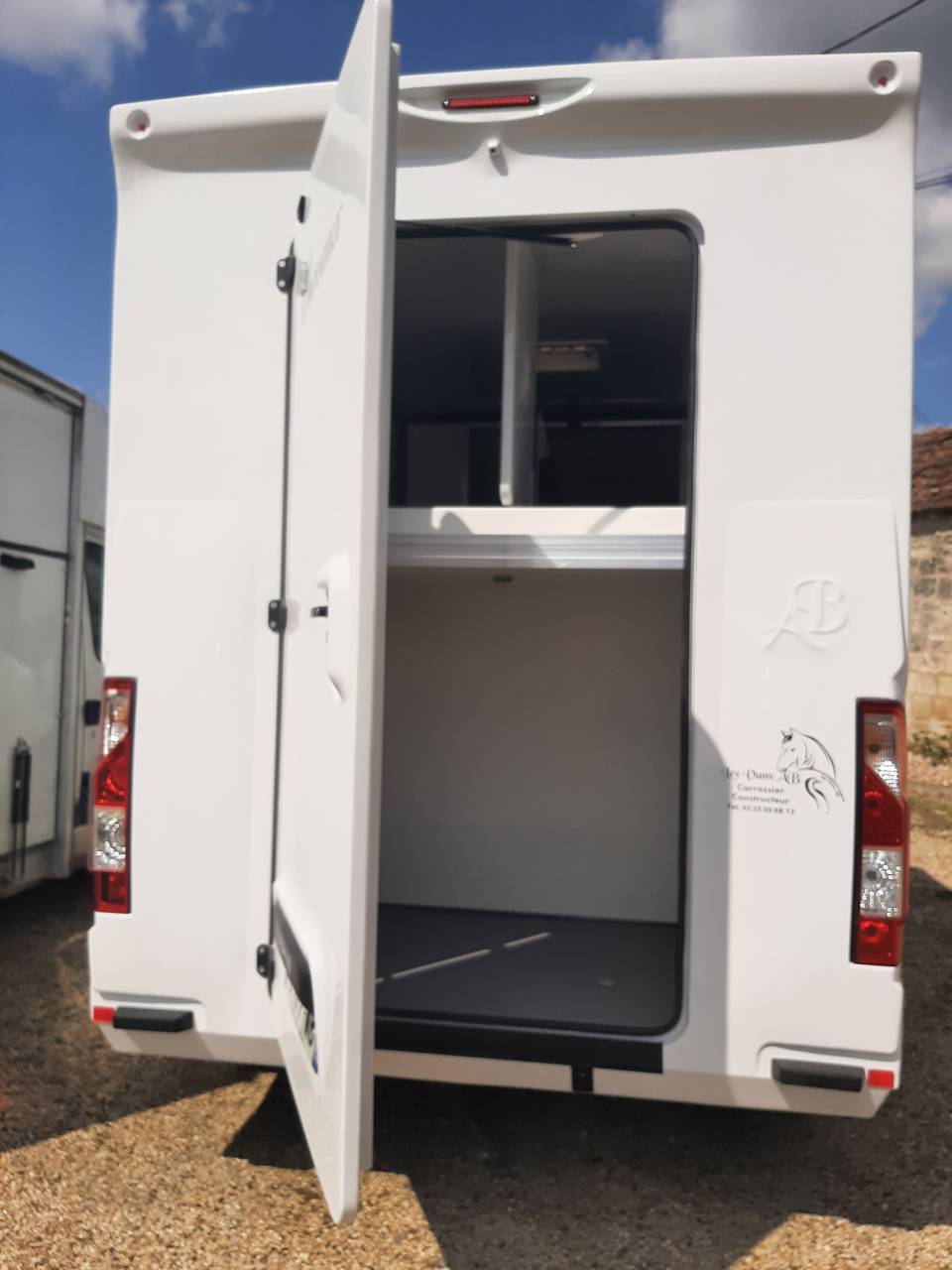 Furgoneta para caballos Renault Master 2018 De segunda mano