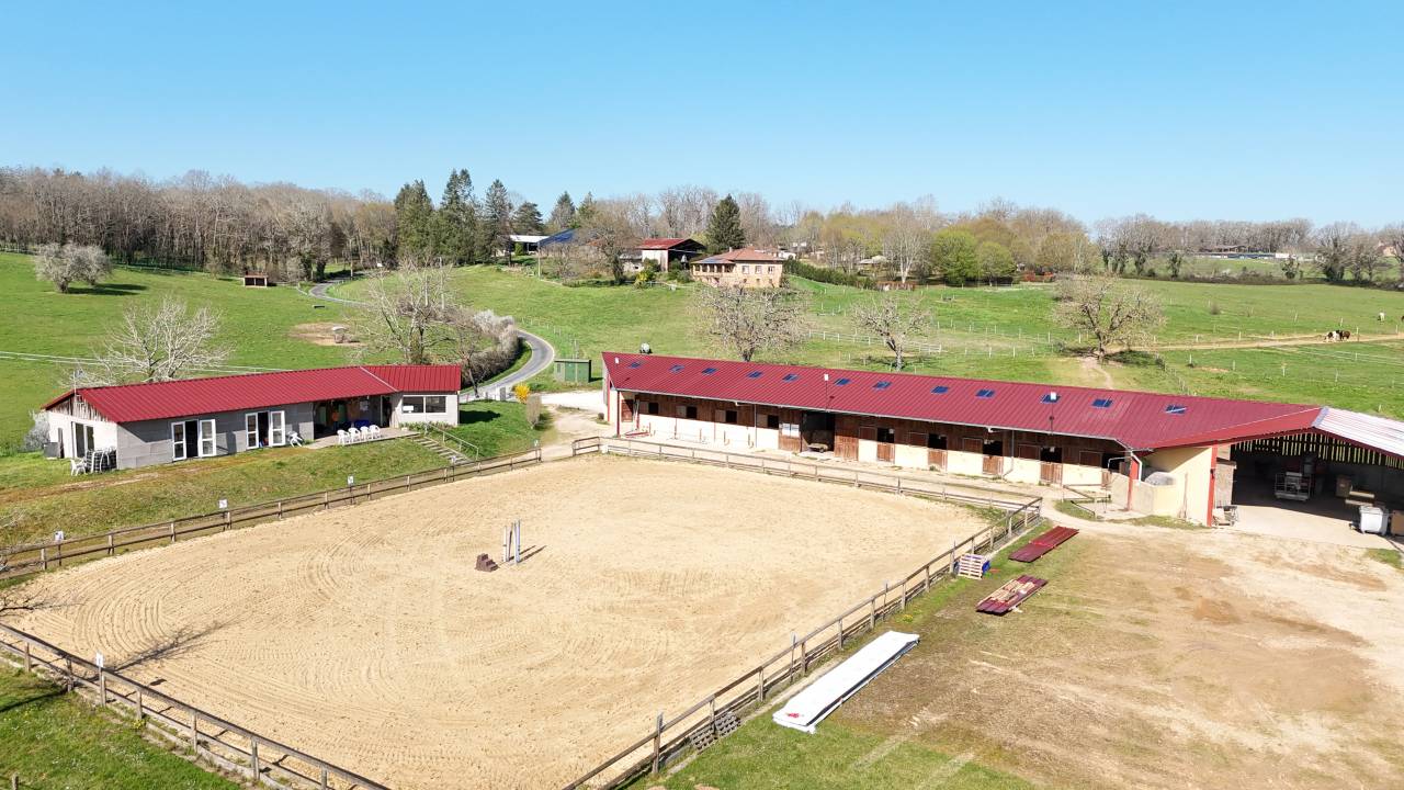 Centro ecuestre En venta Dordo&ntilde;a