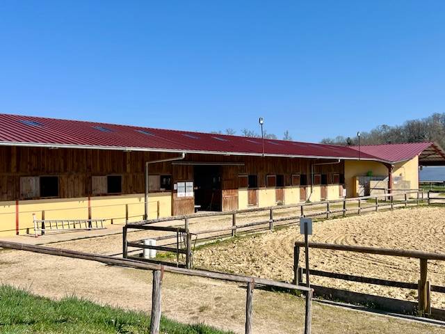 Centro ecuestre En venta Dordo&ntilde;a