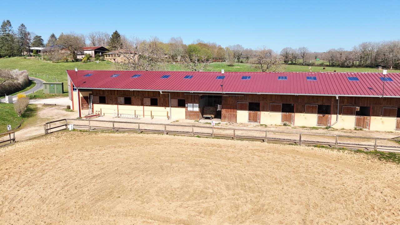 Centro ecuestre En venta Dordo&ntilde;a