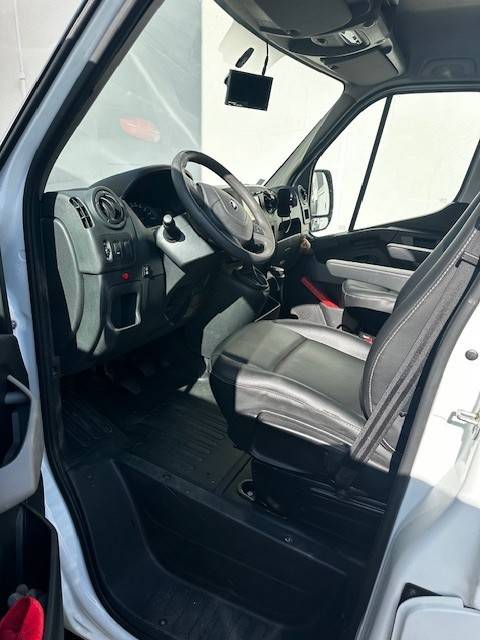 Furgoneta para caballos Renault  2020 De segunda mano