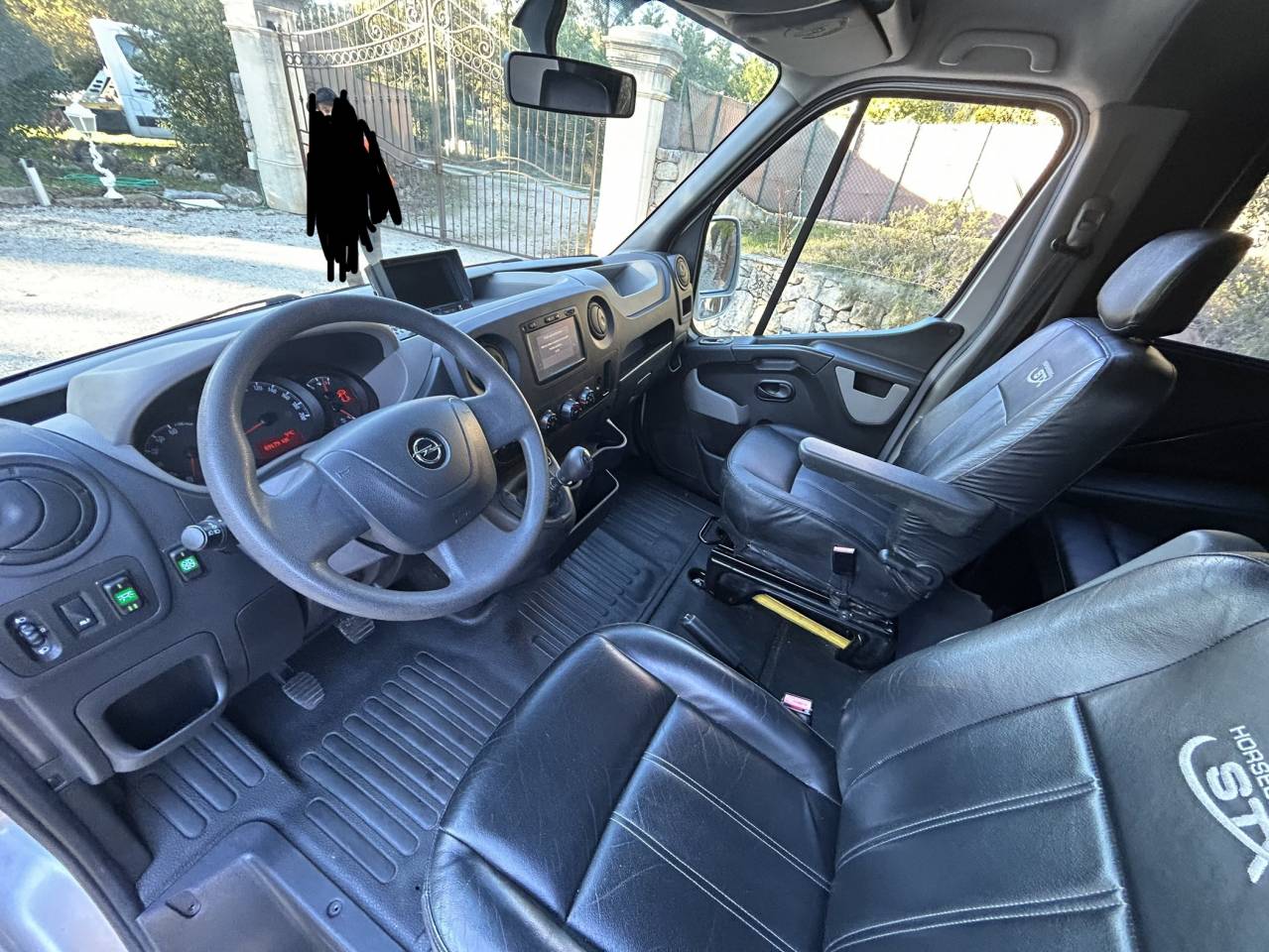 Van caballos STX MOVANO 2 Caballos 2017 De segunda mano