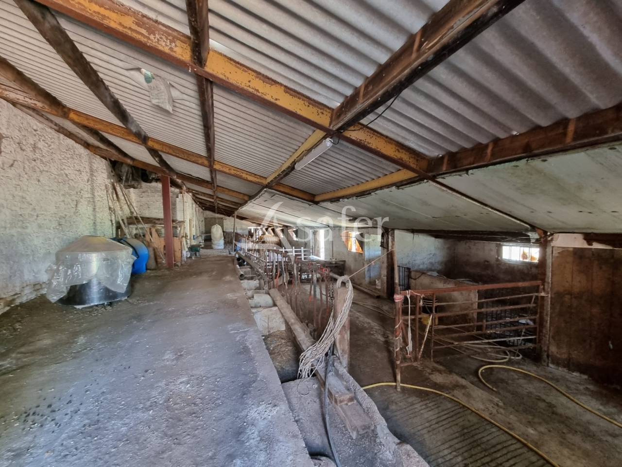 Explotaci&oacute;n agr&iacute;cola En venta Lot