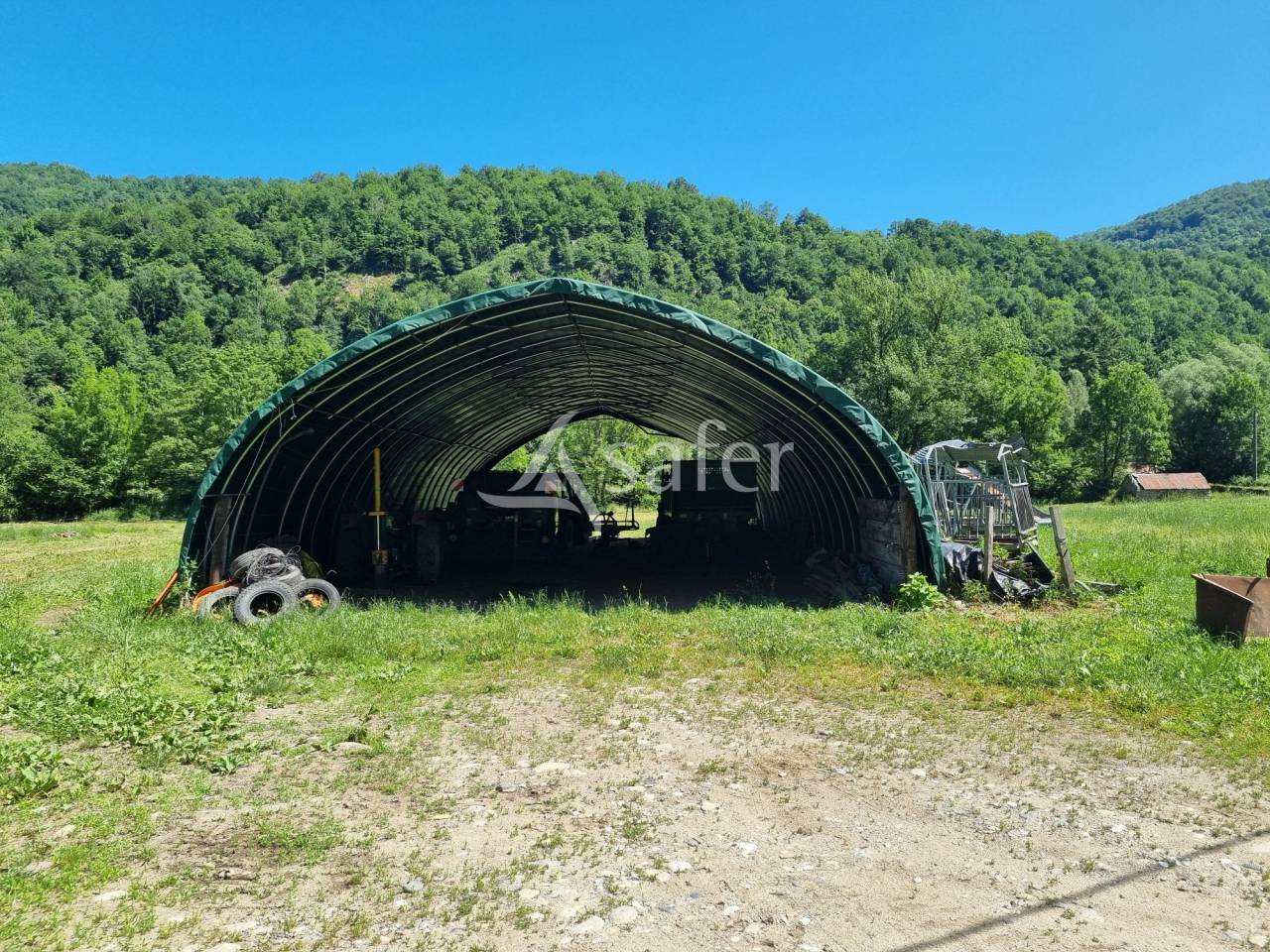 Explotaci&oacute;n agr&iacute;cola En venta Ari&egrave;ge