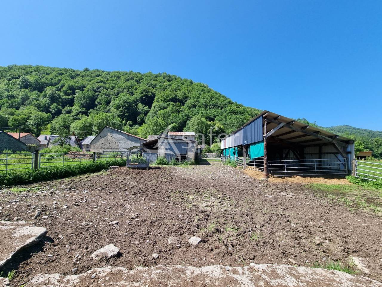 Explotaci&oacute;n agr&iacute;cola En venta Ari&egrave;ge