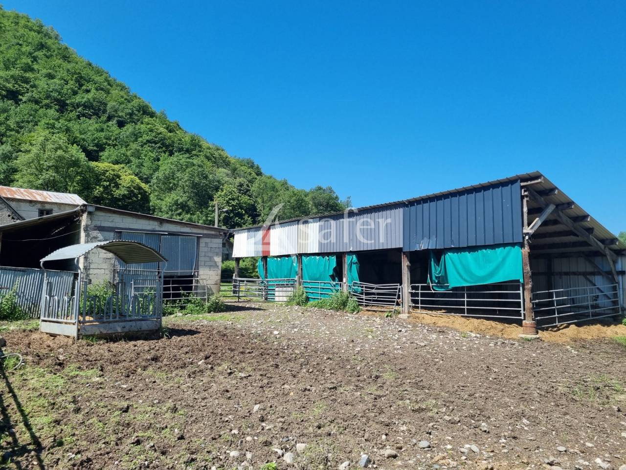 Explotaci&oacute;n agr&iacute;cola En venta Ari&egrave;ge