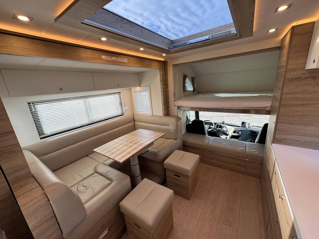 Cami&oacute;n para caballos Volvo STX 2018 De segunda mano