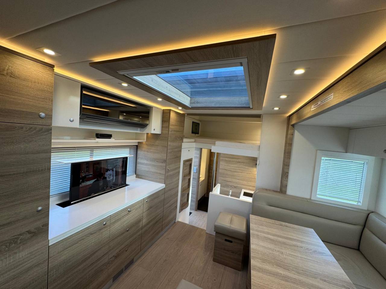 Cami&oacute;n para caballos Volvo STX 2018 De segunda mano