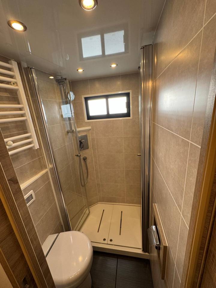 Cami&oacute;n para caballos Volvo STX 2018 De segunda mano