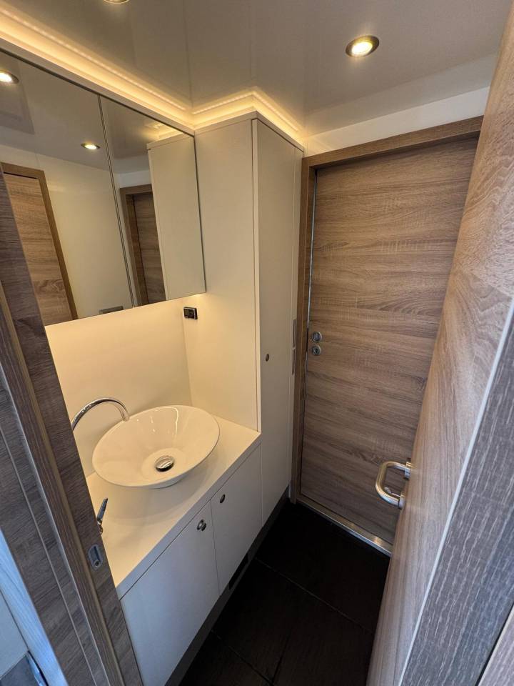 Cami&oacute;n para caballos Volvo STX 2018 De segunda mano