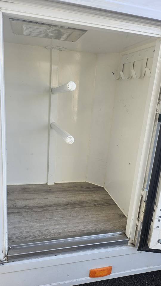 Furgoneta para caballos Fiat  Ducato 2,2 Diesel  180 chevaux 2023 De segunda mano