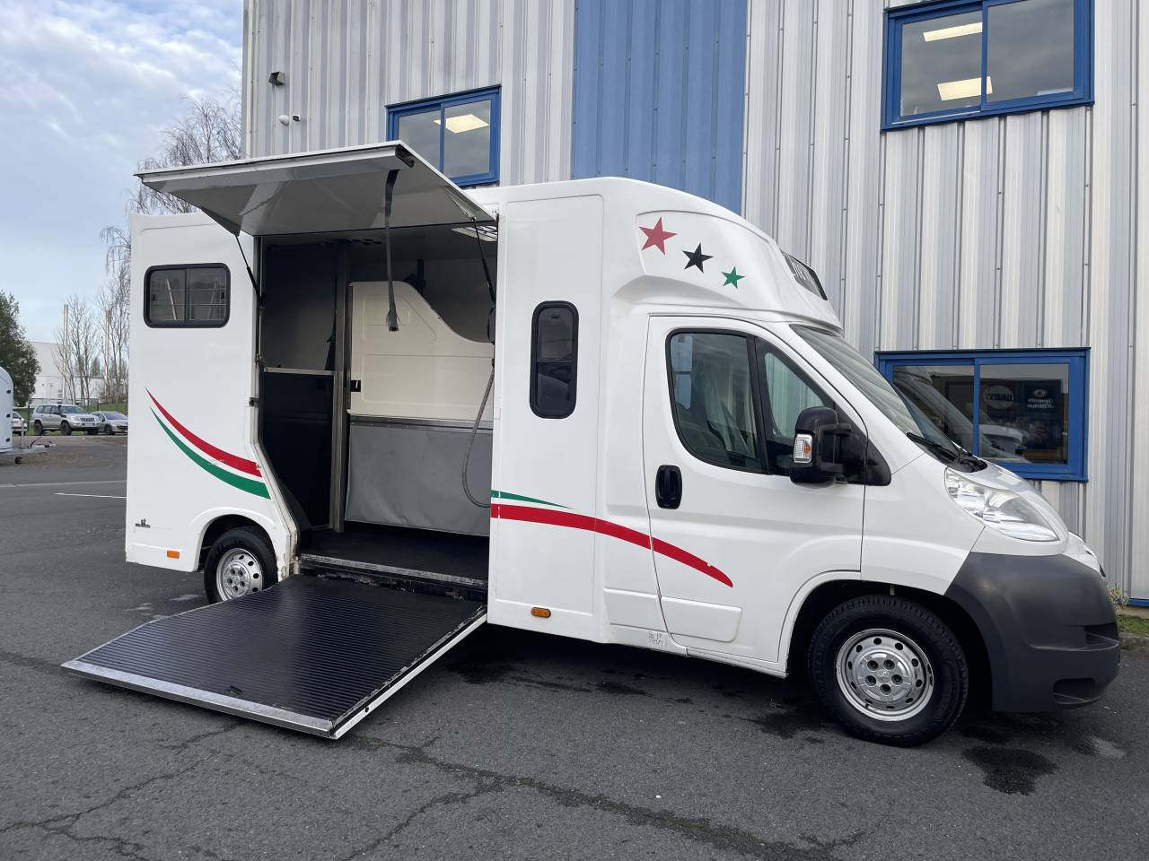 Furgoneta para caballos Ameline Boxer 2014 De segunda mano