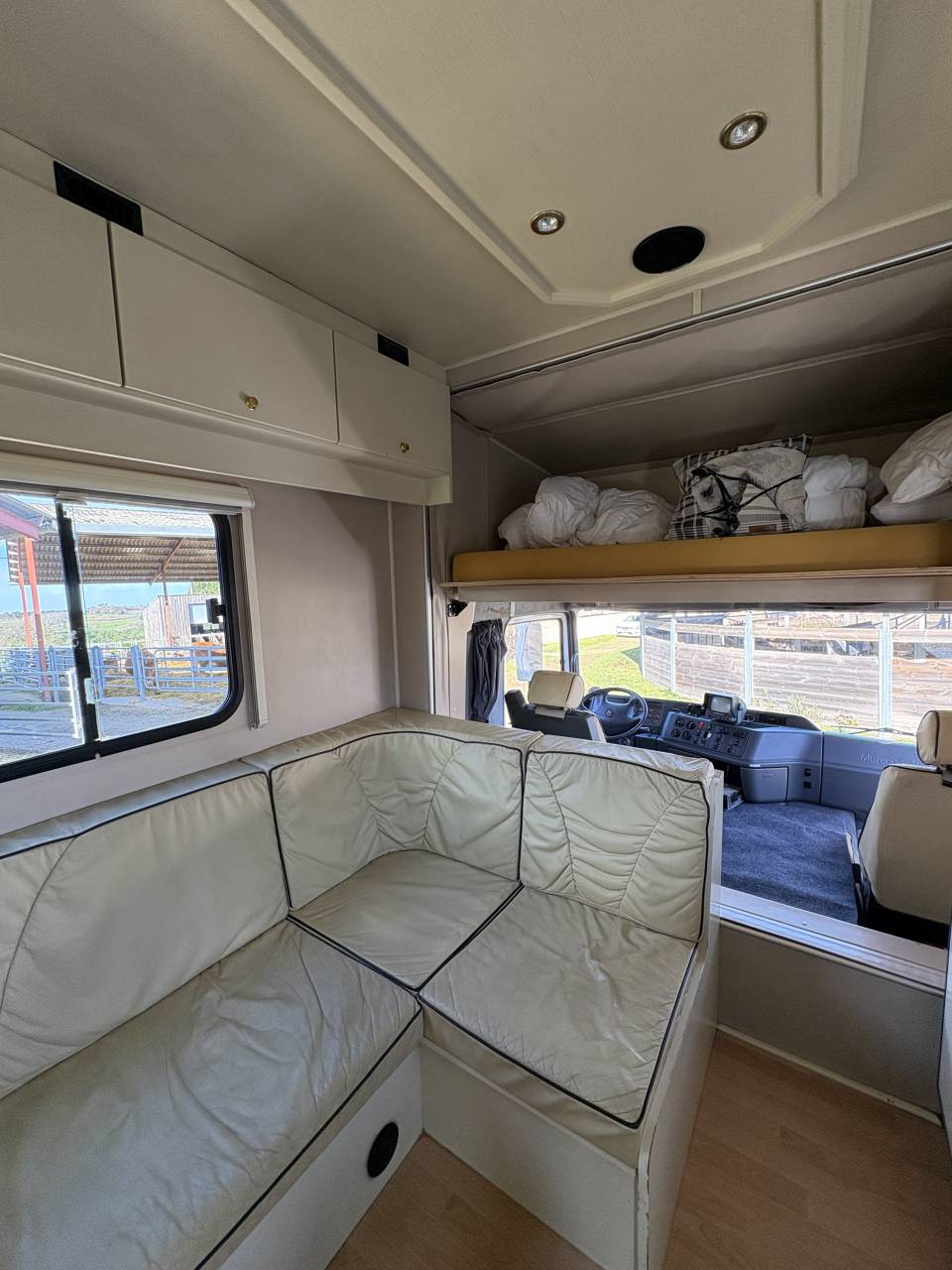 Cami&oacute;n para caballos Mercedes Actros 1998 De segunda mano