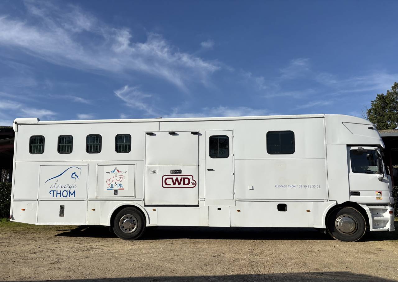 Cami&oacute;n para caballos Mercedes Actros 1998 De segunda mano