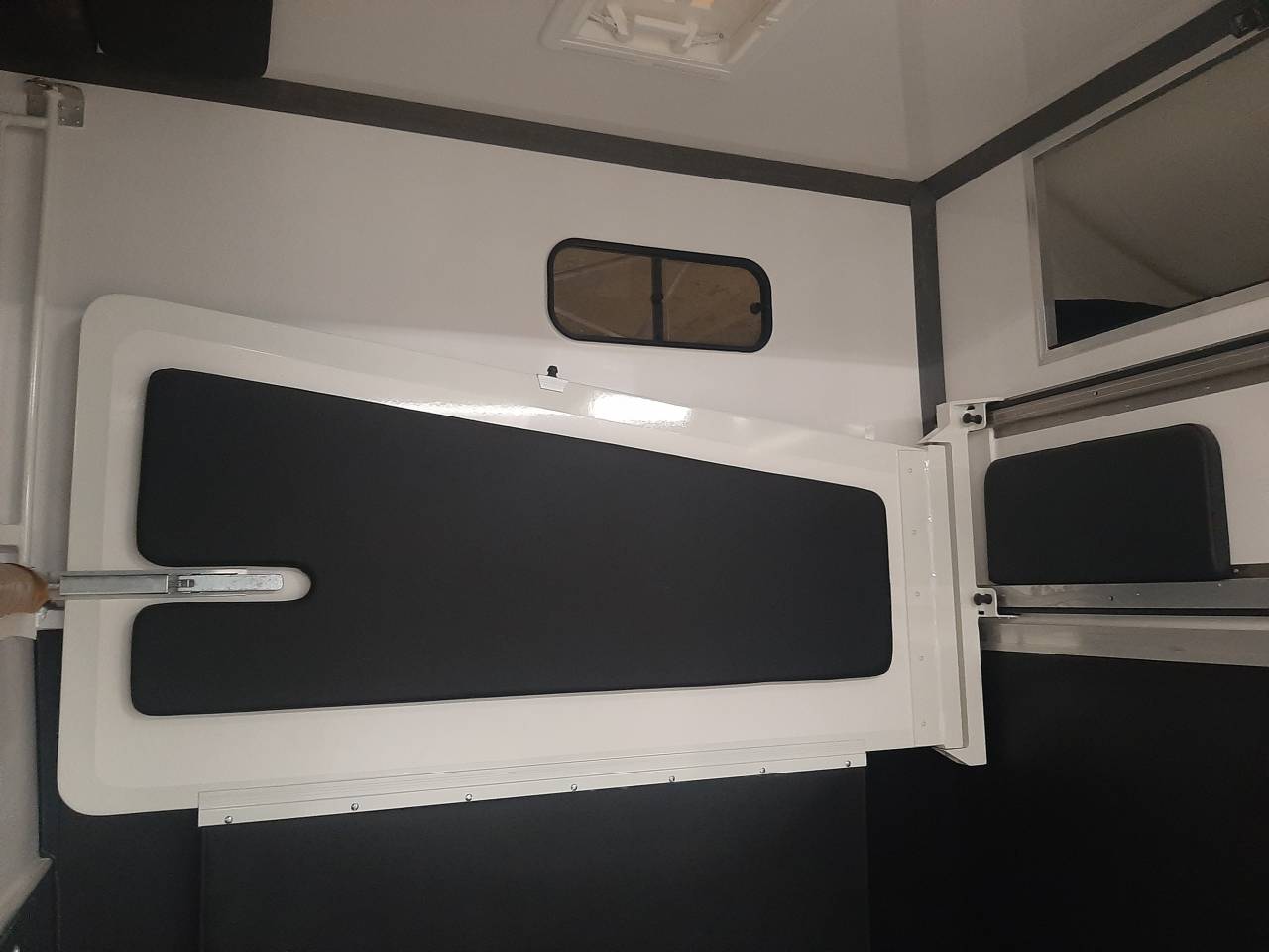 Furgoneta para caballos Renault Master 2020 De segunda mano