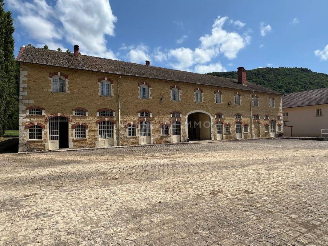 Bonita residencia ecuestre En venta Jura