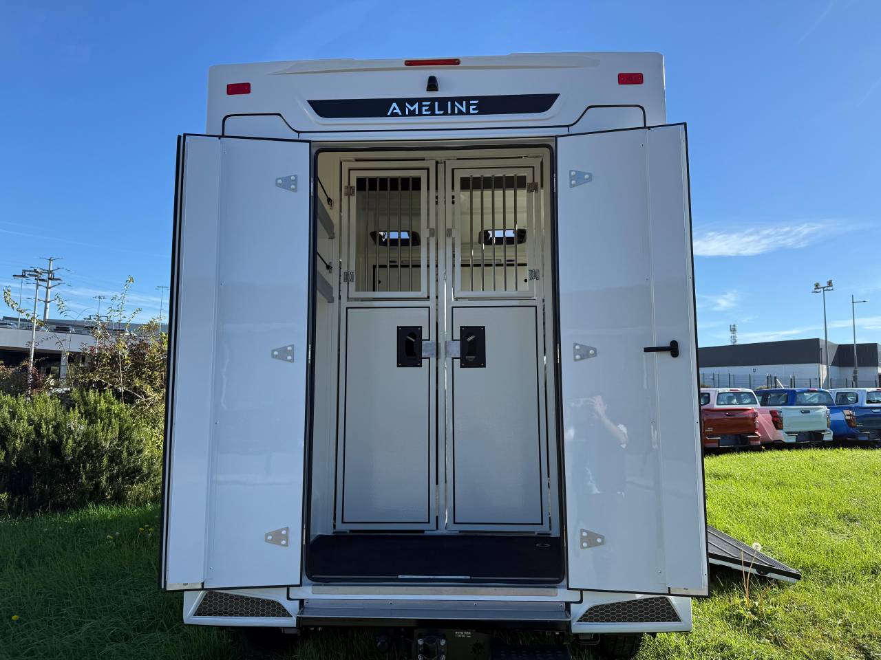 Furgoneta para caballos Ameline HARAS  2025 Nuevo