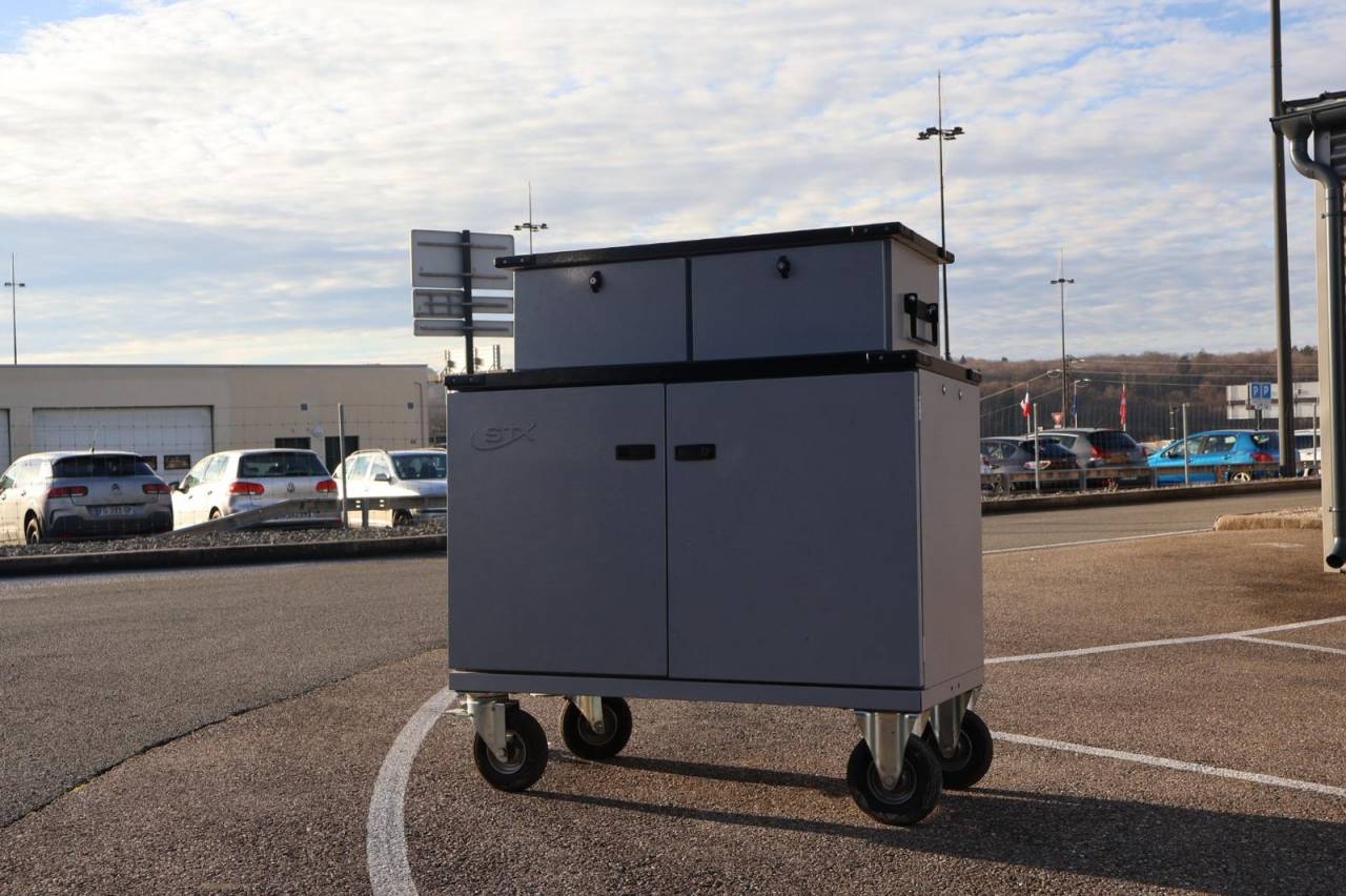 Cami&oacute;n para caballos STX STX 6 CHEVAUX MEGA POP OUT 2011 De segunda mano