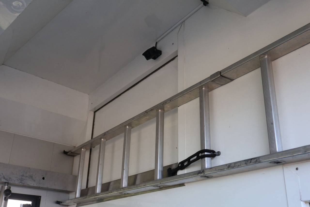 Cami&oacute;n para caballos STX STX 6 CHEVAUX MEGA POP OUT 2011 De segunda mano