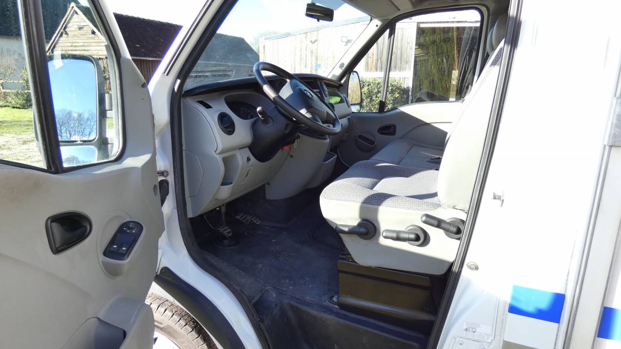 Furgoneta para caballos Fautras opel movano 3500 2008 De segunda mano