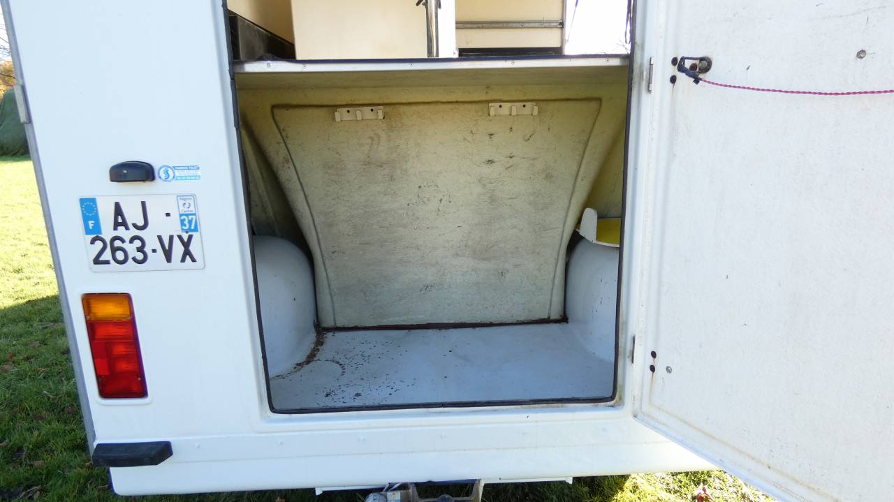 Furgoneta para caballos Fautras opel movano 3500 2008 De segunda mano