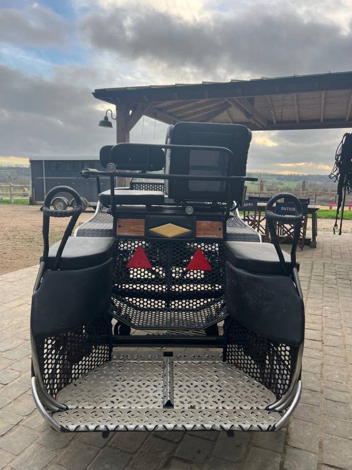 Coche enganches - Marat&oacute;n ocio Pouvreau  