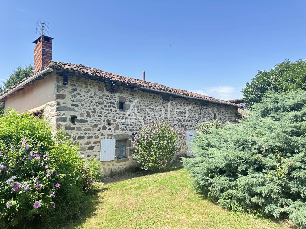 Explotaci&oacute;n agr&iacute;cola En venta Charente