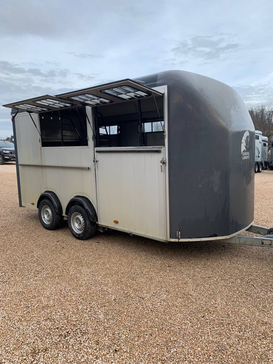 Van caballos Cheval Libert&eacute; OPTIMAX 4 Caballos 2017 De segunda mano