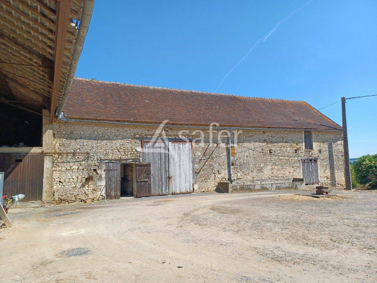 Explotaci&oacute;n agr&iacute;cola En venta Vienne